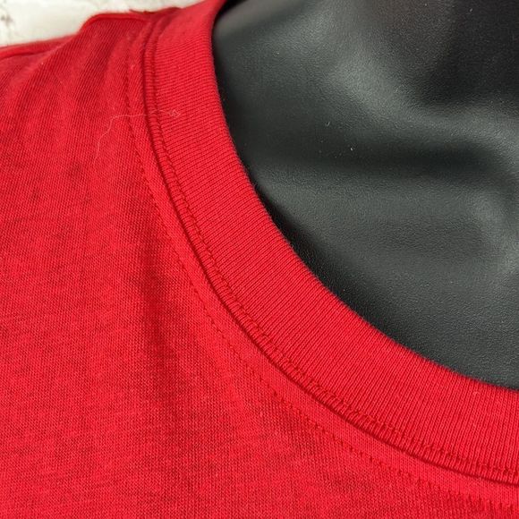 Disney woman’s red T-shirt Classic Mickey Mouse size S - Picture 3 of 6